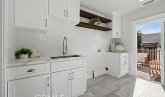 2111 S Bronson Ave, Los Angeles, CA 90018