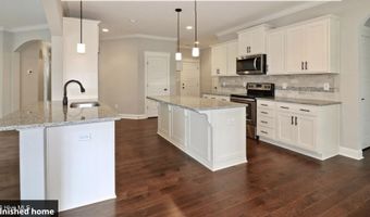 400 Legacy Lakes Way, Aberdeen, NC 28315