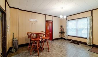 212 N 9th St, Atchison, KS 66002