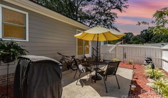 2722 Hillmont Dr, Charlotte, NC 28226