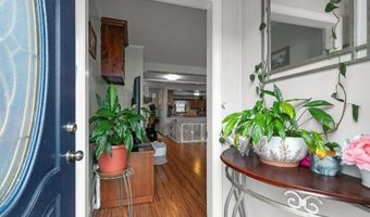 41 Perry Ave, Middletown, RI 02842