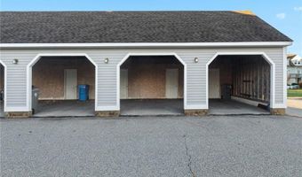 704 Fairway Dr 704, Middletown, RI 02842