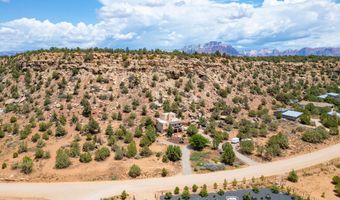944 W Foothill Dr, Apple Valley, UT 84737