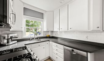 5706 9TH Rd N, Arlington, VA 22205