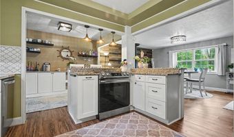 1223 Aurora Hill Dr, Aurora, OH 44202