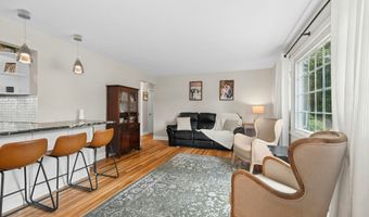 136 Crescent Cir, Cheshire, CT 06410