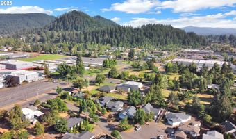 5689 D St, Springfield, OR 97478