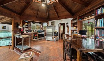 1055 Kaupakalua Rd, Haiku, HI 96708
