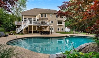 74 Settlers Ct, Bedford, NH 03110