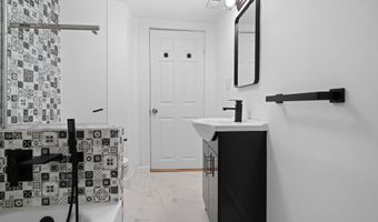 5 Bond St, Brookline, NH 03033