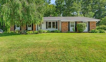 300 Chatham Dr, Aurora, OH 44202