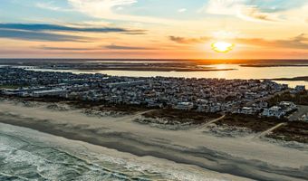 162 76th St, Avalon, NJ 08202