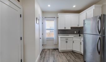 1640 Cranston St, Cranston, RI 02920