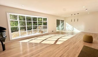 17821 POND Rd, Ashton, MD 20861