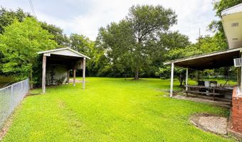1706 W Port St, Abbeville, LA 70510