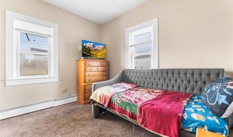 2 Chilton St, Bristol, RI 02809