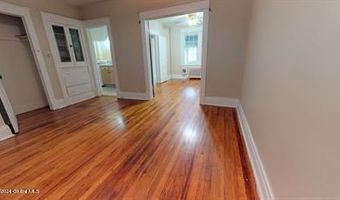 566 Park Ave 1, Albany, NY 12208