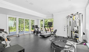 7 Ashwood Ct, Amagansett, NY 11930