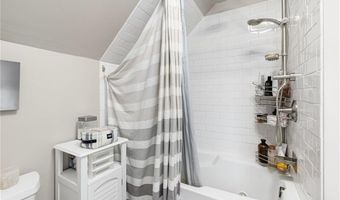 13 Vaughan Ave, Newport, RI 02840