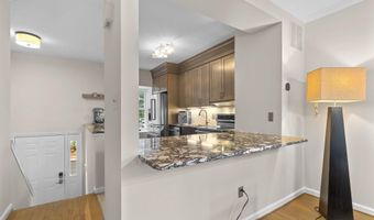 938 S ROLFE St, Arlington, VA 22204