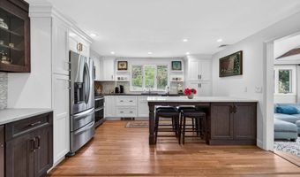 15 Lovejoy Rd, Andover, MA 01810