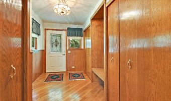 42385 N Woodbine Ave, Antioch, IL 60002