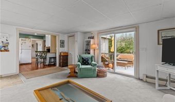 129 Bliss Mine Rd, Newport, RI 02840