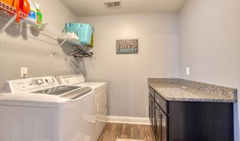 221 Little Man Dr, Boiling Springs, SC 29316
