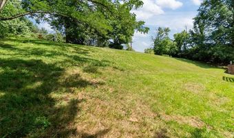 404 Applestone Dr, Ballwin, MO 63021