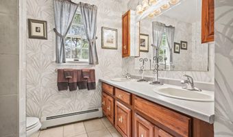 221 Lloyd Rd, Aberdeen, NJ 07747