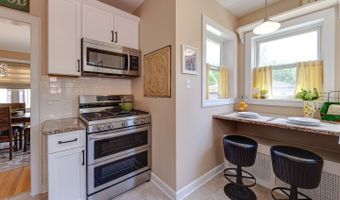 805 S Mitchell Ave, Arlington Heights, IL 60005