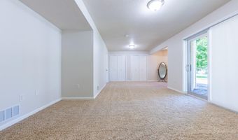 2321 Sundown Dr, Ames, IA 50014