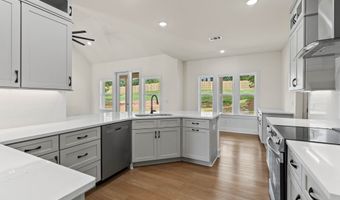 135 Oak Terrace Dr, Baldwin, GA 30511