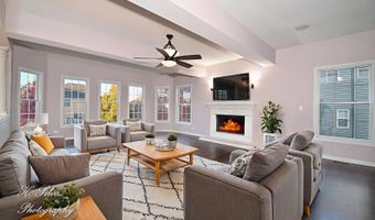 3260 Nottingham Dr, Algonquin, IL 60102