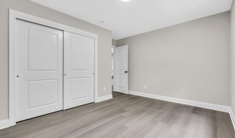 70 Seurat St, Barnegat, NJ 08005