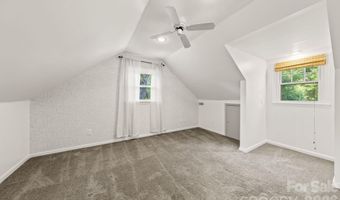 2220 Arnold Dr, Charlotte, NC 28205