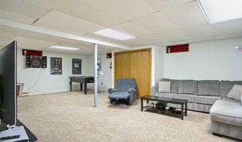 15 Roosevelt Dr, Bedford, NH 03110