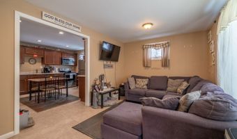6 Pine St E, Alloway, NJ 07422