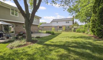 1923 N Carlyle Pl, Arlington Heights, IL 60004