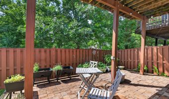 5155 BALLYCASTLE Cir, Alexandria, VA 22315