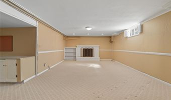 715 Holden Dr, Ashtabula, OH 44004