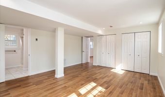 100 CARROLL Dr, Annapolis, MD 21403