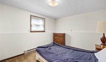 536 Fieldstone Dr, Amherst, OH 44001