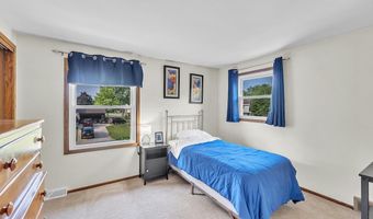 3552 W Southwood Dr, Franklin, WI 53132