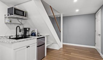 44 McQuade Brook Rd, Bedford, NH 03110