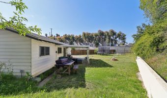 734 Hackberry Pl, Fallbrook, CA 92028