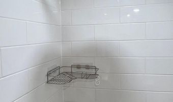 118 ROBERTS Ln 300, Alexandria, VA 22314