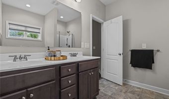 1340 Whitney Dr, Aberdeen, NC 28315