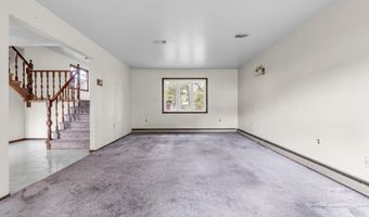 11 Phillips Mills Dr, Middletown, NJ 07748