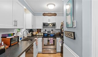37 Niblick Cir, Coventry, RI 02816
